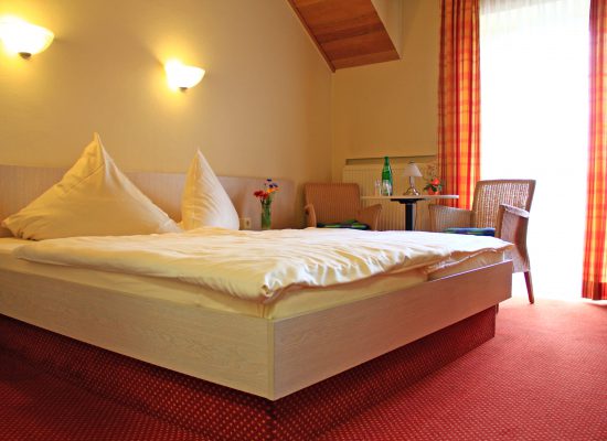 Kingsize-Bed im Doppelzimmer