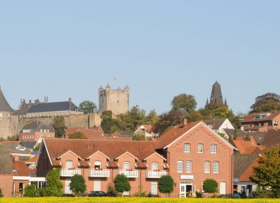 Bild unseres Hauses mit Burg Bentheim
